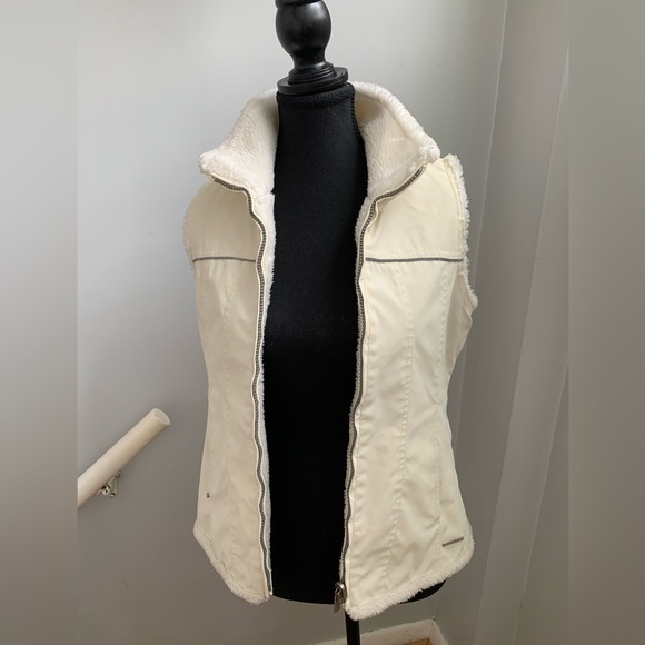 Double sided Fairweather Vest - Picture 2 of 6